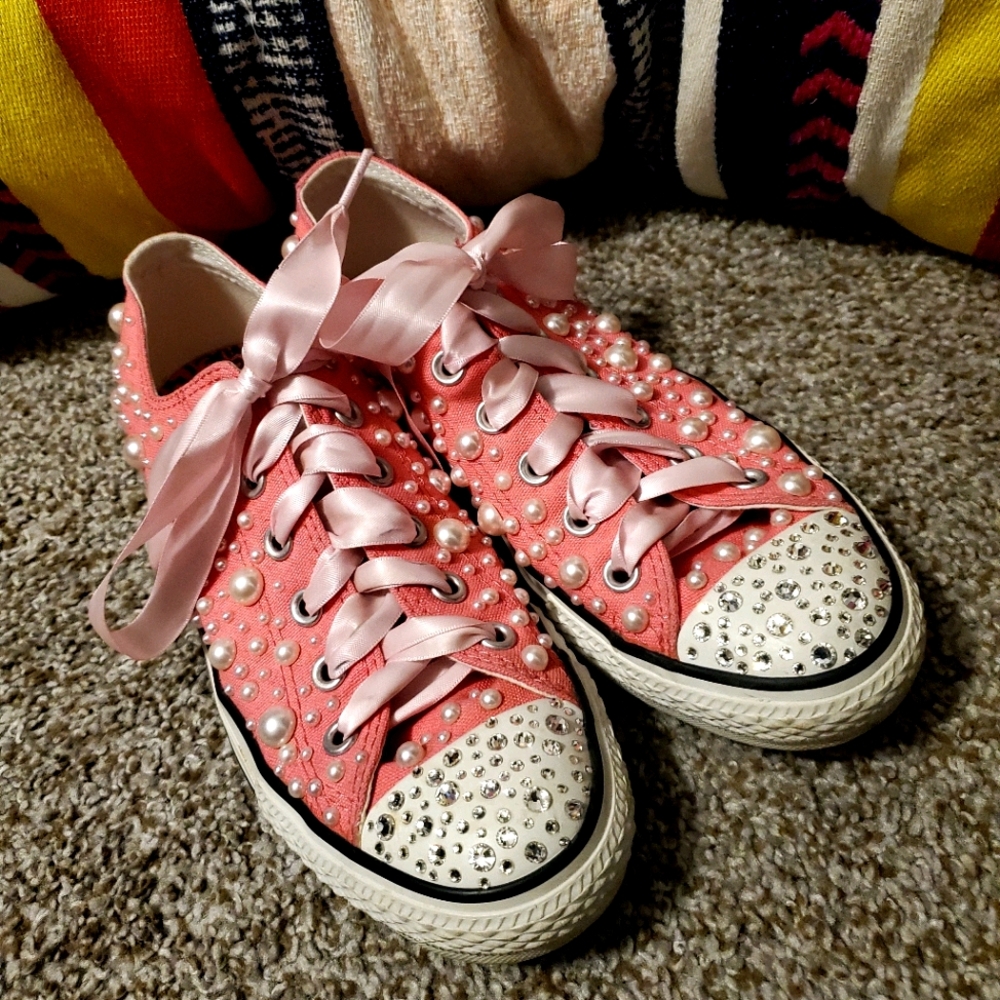 Light pink wedding Converse